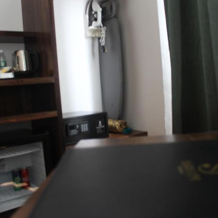 Serapi Hotel Κουτσίνγκ Εξωτερικό φωτογραφία