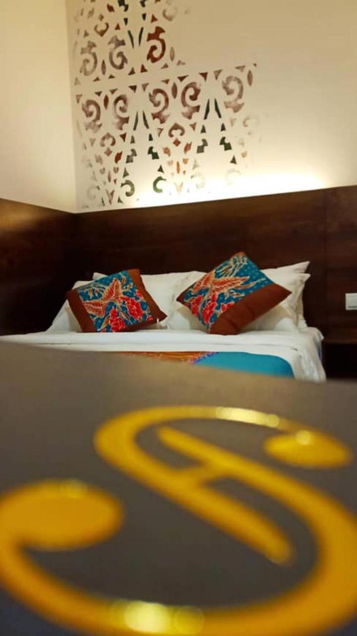 Serapi Hotel Κουτσίνγκ Εξωτερικό φωτογραφία