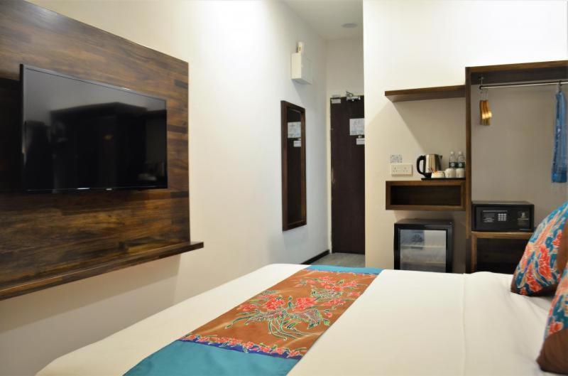 Serapi Hotel Κουτσίνγκ Εξωτερικό φωτογραφία