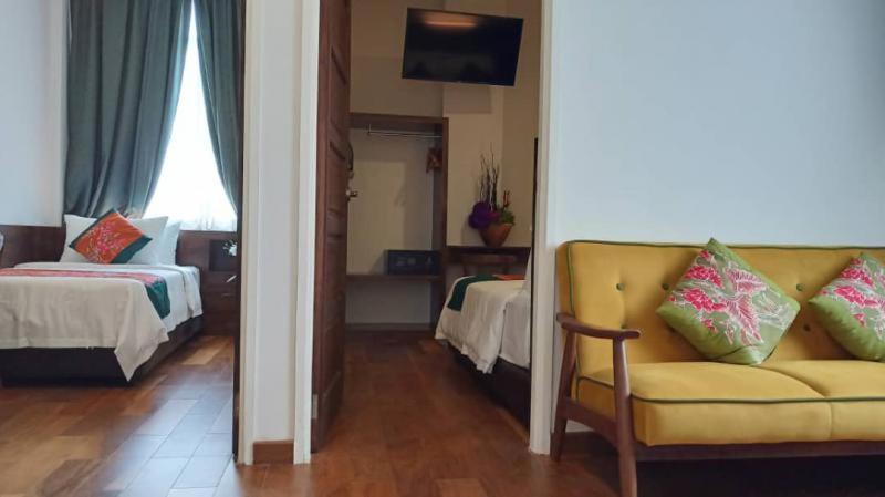 Serapi Hotel Κουτσίνγκ Εξωτερικό φωτογραφία